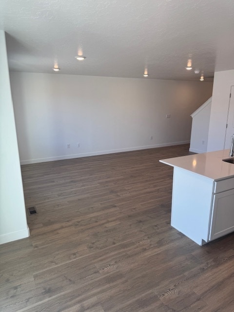 Building Photo - 877 E Oakum Ln