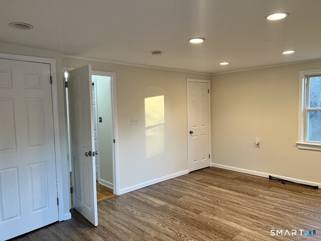 Building Photo - 23 Pinewood Rd