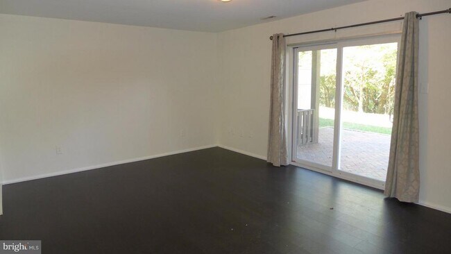 Building Photo - 23 Valley Crossing Cir