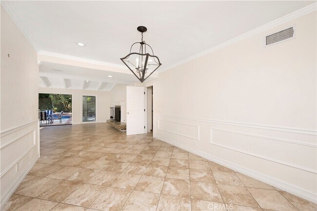 Building Photo - 3150 Dona Maria Dr