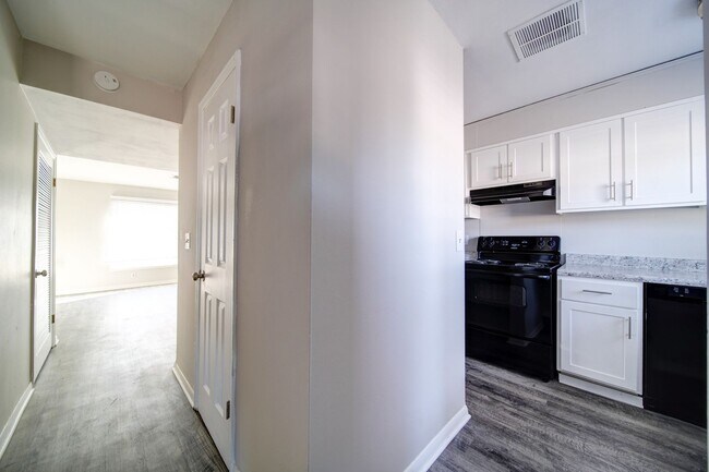 Building Photo - 2433 Charles Blvd