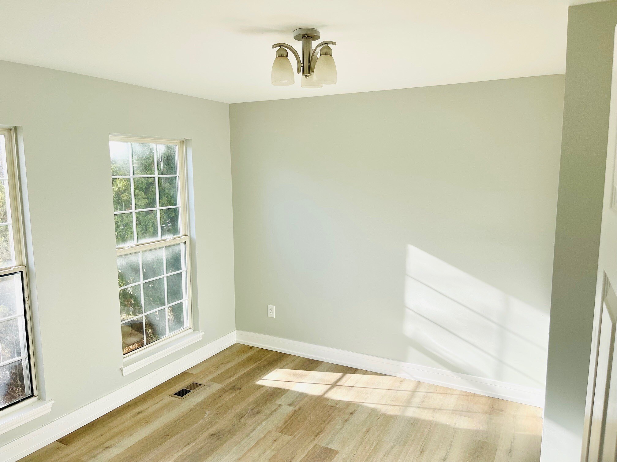 Building Photo - 21226 W Chastworth Ln