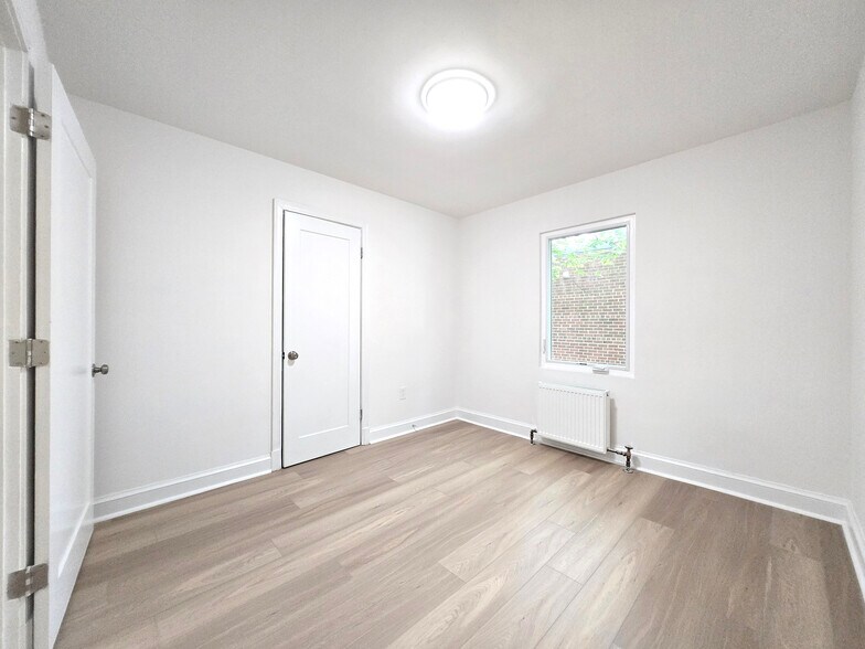 Building Photo - 4526 Avondale St