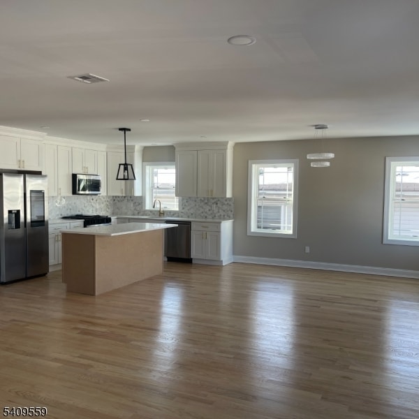 Building Photo - 1297 Avy St