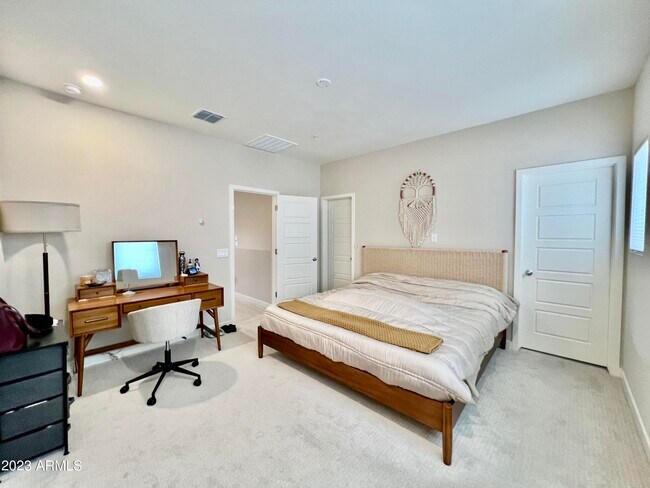 Building Photo - 2145 W Harmont Dr