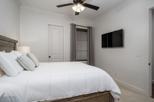 Building Photo - Beautiful 3 Bed 3.5 Bath Available Fall 2026! Move in Possible Prior to August!