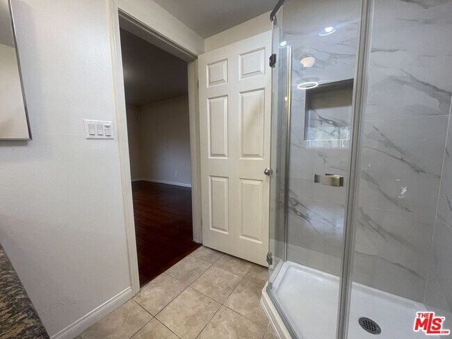 Building Photo - 4921 Kester Ave