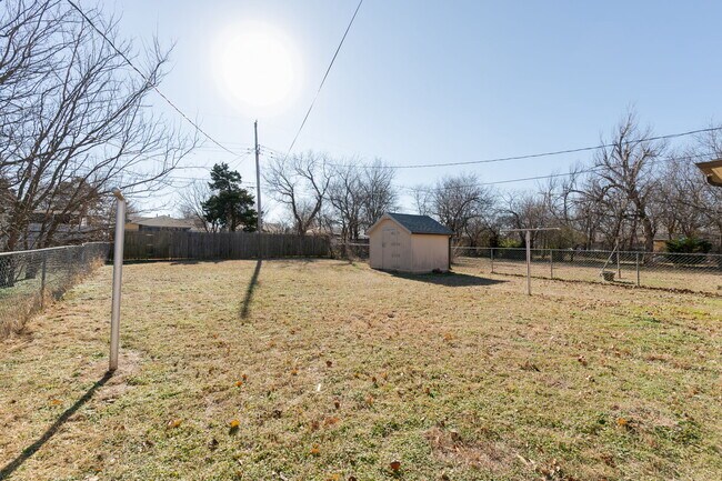 Building Photo - 1322 NW 100th St