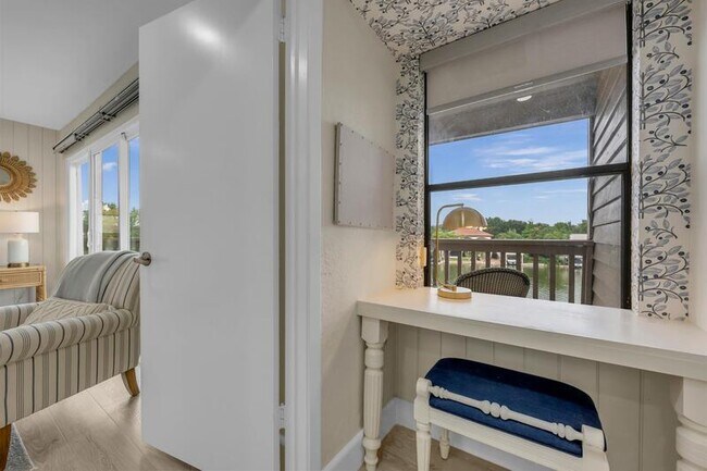 Building Photo - 604 Port