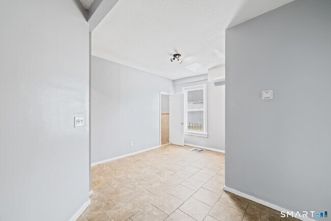 Building Photo - 705 Dixwell Ave