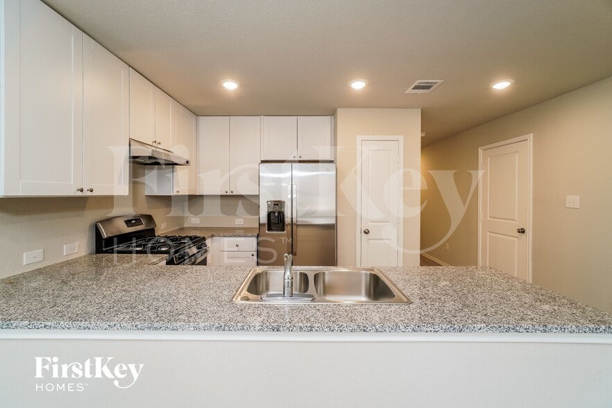 Building Photo - 13115 Rosemary Cove