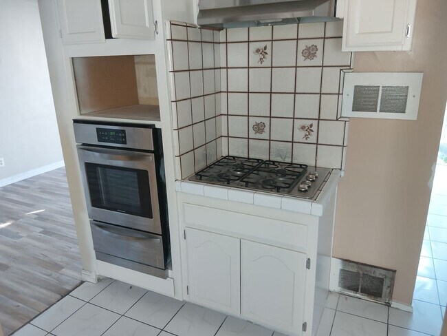 Building Photo - Mathis 8032-36 McKinley