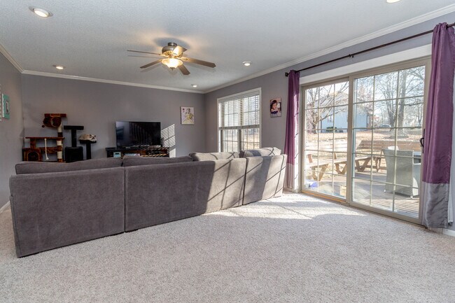 Building Photo - Large SW CoMo Duplex - 4 bed - 2.5 bath