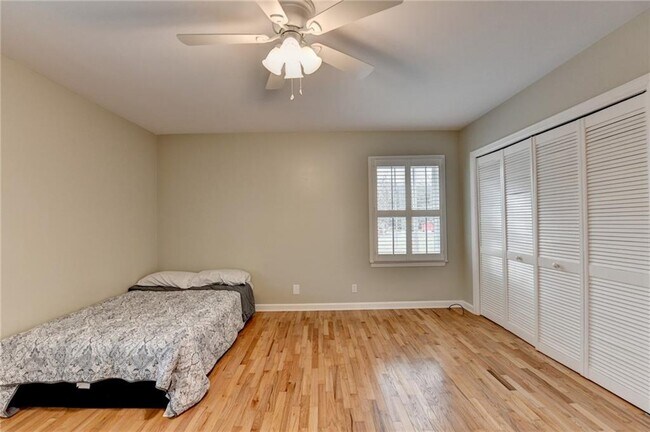 Building Photo - 8 Highland Ln