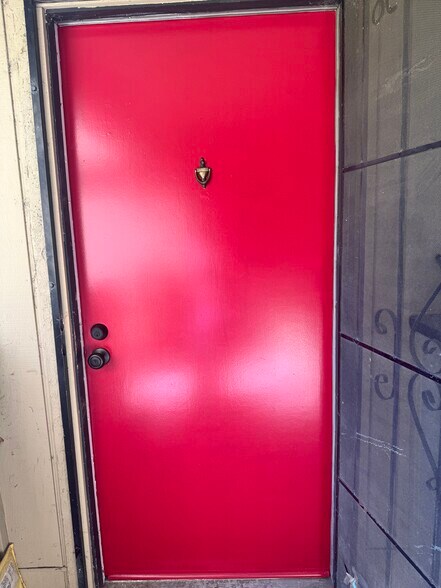 Building Photo - 6724 Plymouth Rd