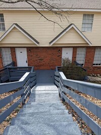 Building Photo - 1711 6th Pl Cir NW