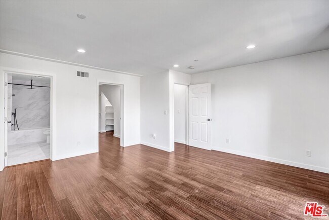 Building Photo - 4255 Raynol St