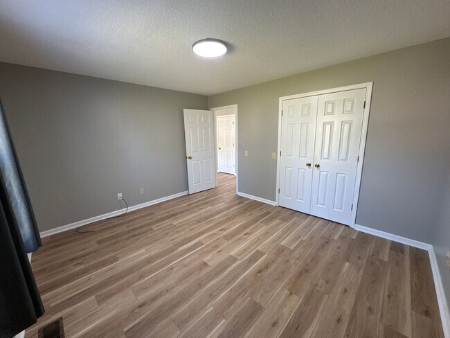 Building Photo - 1007 Northwood Dr
