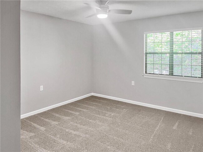 Building Photo - 475 Mount Vernon Hwy NE