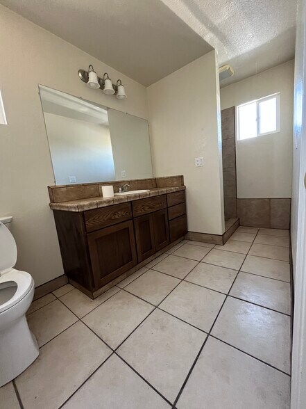Building Photo - 26512 Avenue 8