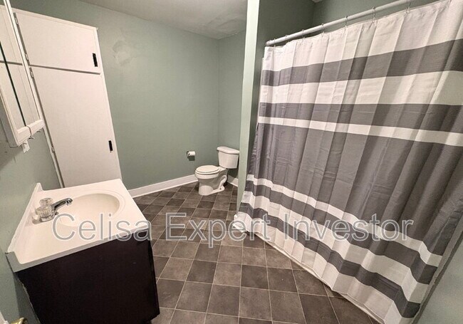 Building Photo - 3731 Webster St