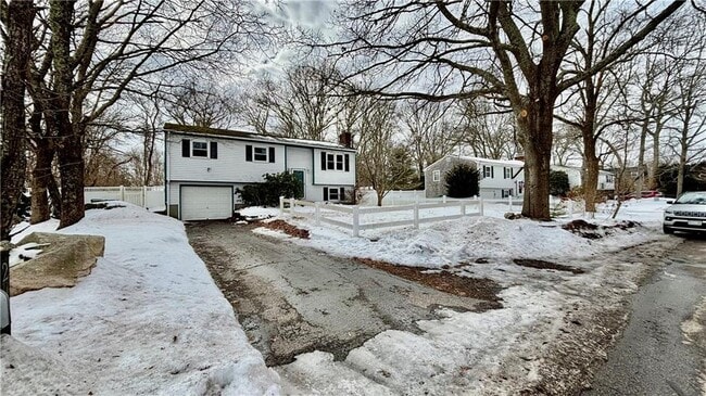 Building Photo - 24 Greenwood Dr