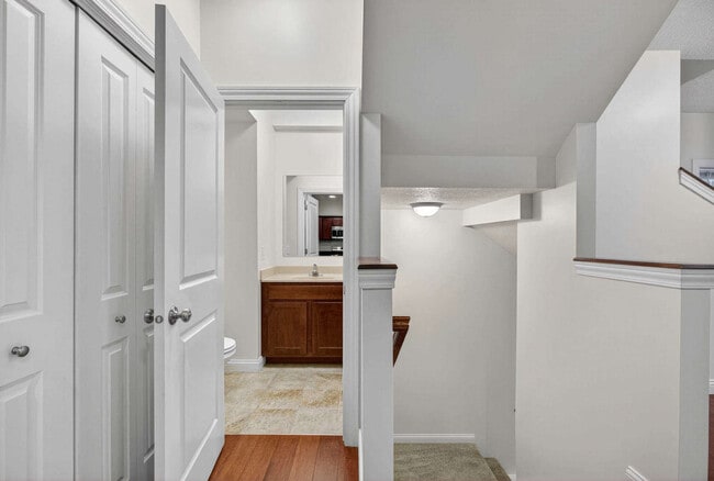 Building Photo - 320 E 29th St