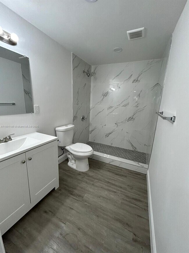 Building Photo - 14720 Monroe St