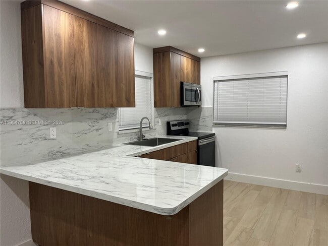 Building Photo - 108 Caribbean Ave