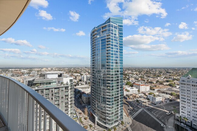 Building Photo - 700 E Ocean Blvd