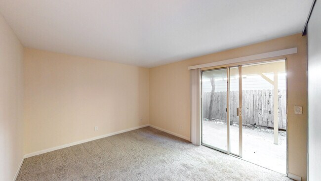 Building Photo - 18163 Happy Ln