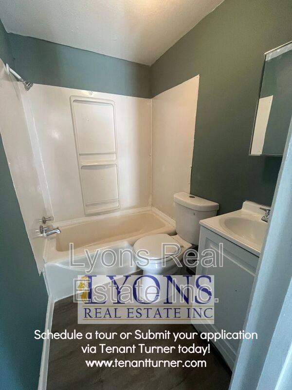 Building Photo - 917 Pineknot Rd