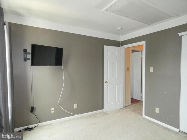Building Photo - 3403 Wimbledon Way