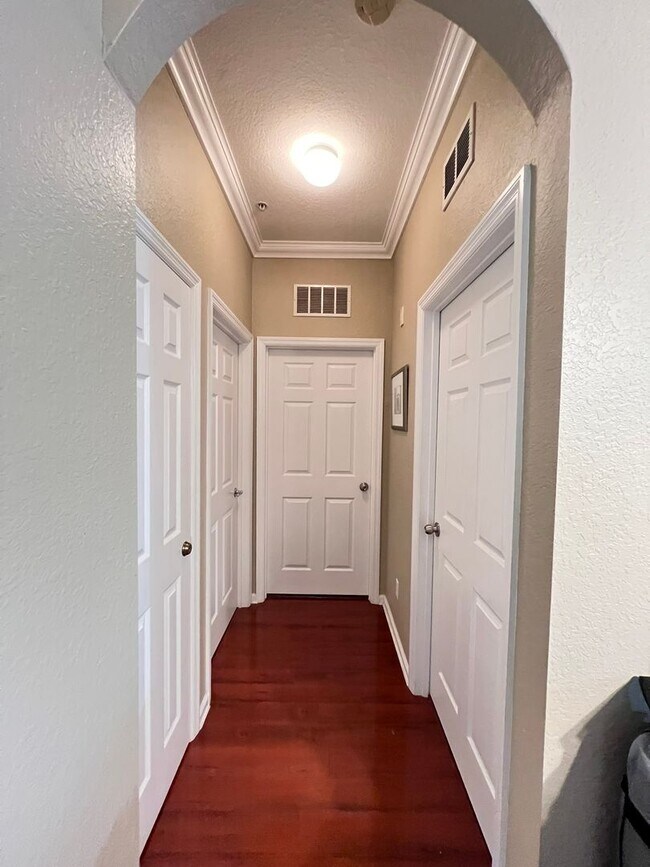 Building Photo - The perfect home waiting for you! FULLY FU...