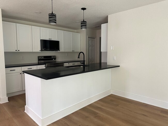 Building Photo - 135 Stephanie Dr