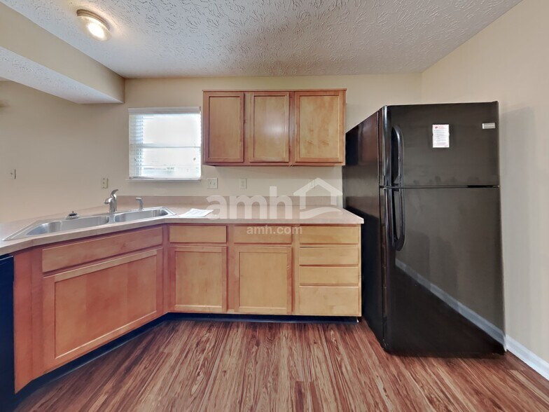 Building Photo - 8046 Wichita Hill Dr