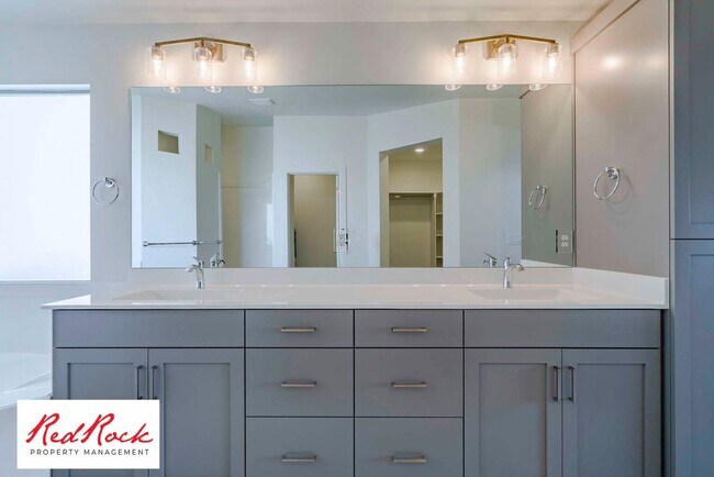 Building Photo - Incredible 3 Bedroom, 2 Bathroom Property ...