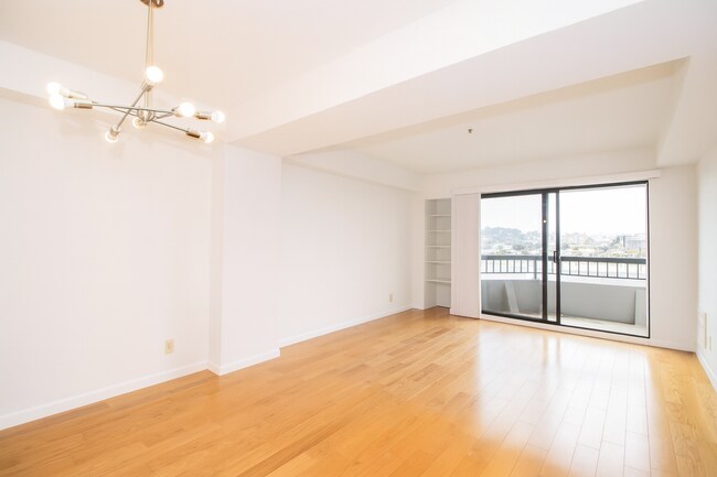 Building Photo - Updated One Bedroom Condo at Opera Plaza | AMSI | Alexandr Metlinski