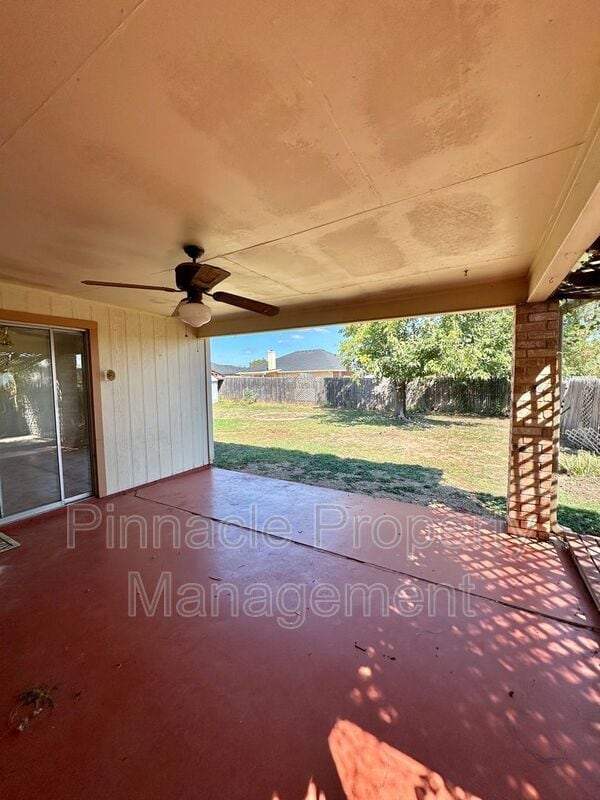 Building Photo - 5818 Davenport Dr