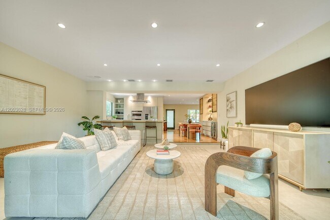 Building Photo - 1940 SW 32nd Pl