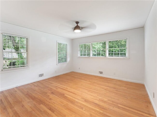 Building Photo - 1685 Dunwoody Pl NE