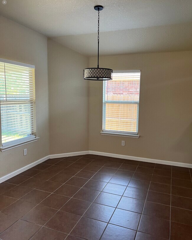 Building Photo - 1501 Applegate Way