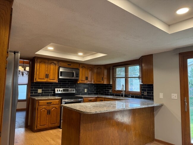 Building Photo - Spacious Harvey Oaks 4-bedroom home with classic charm and modern updates