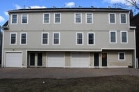 Building Photo - 280 River St