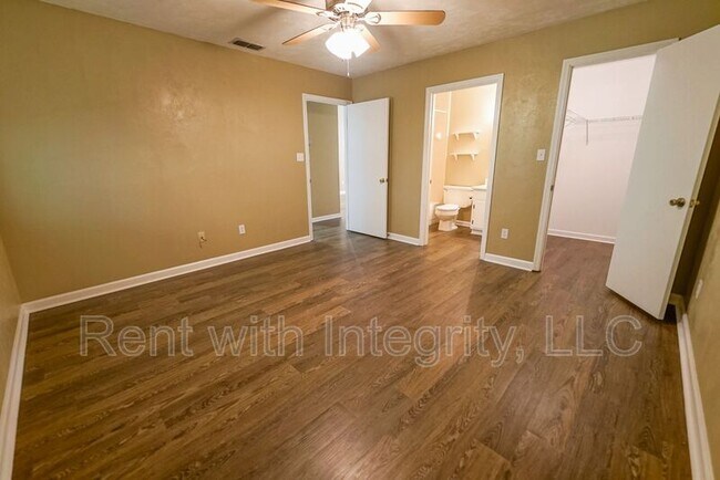 Building Photo - 2380 Hartsfield Way