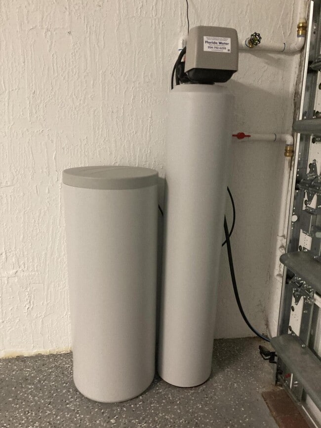 Building Photo - 10092 Brickhill Dr