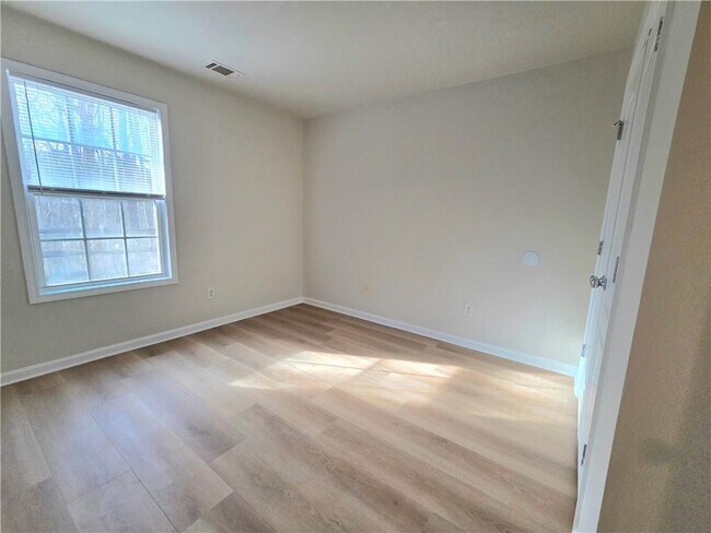 Building Photo - 3044 Cedar Glade Ln NE