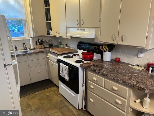 Building Photo - 37 N Clinton St