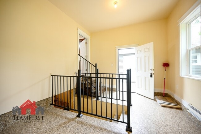 Building Photo - 1115 Cardinal Ln