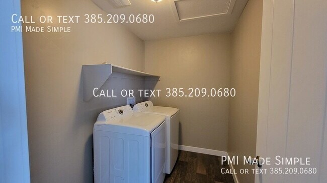 Building Photo - Modern Townhome | LVP | Office/Entertainment